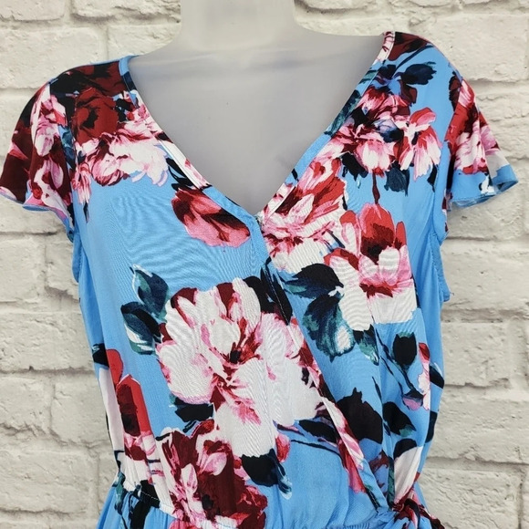 BAND OF GYPSIES Women's Size Medium Floral Side Tie Open Back with tie Dress NEW - Picture 2 of 13